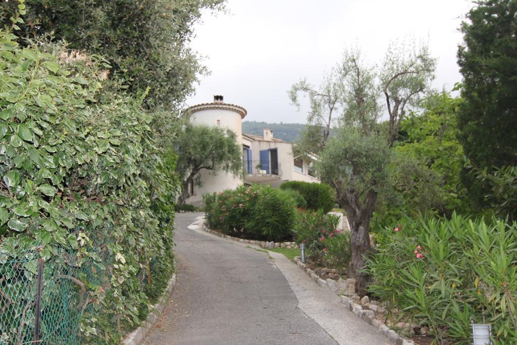 La Tourrette Bed & Breakfast Tourrettes-sur-Loup Luaran gambar